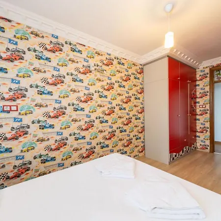 Lovely Flat With Sea View Near In Muratpasa *