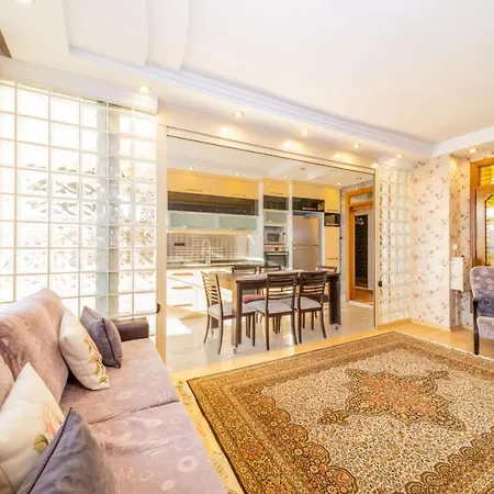 Lovely Flat With Sea View Near In Muratpasa *