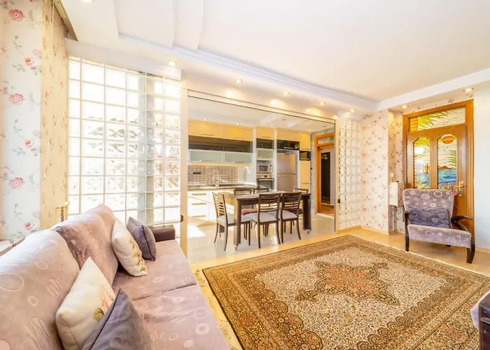 Lovely Flat With Sea View Near In Muratpasa *