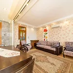 Lovely Flat With Sea View Near In Muratpasa *
