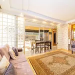 Lovely Flat With Sea View Near In Muratpasa *