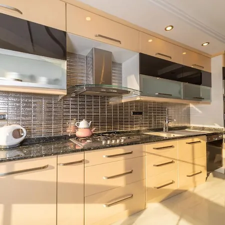 Апартаменты Lovely Flat With Sea View Near In Muratpasa *