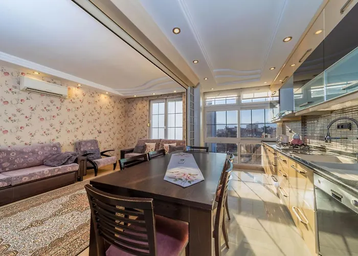 Lovely Flat With Sea View Near In Muratpasa *