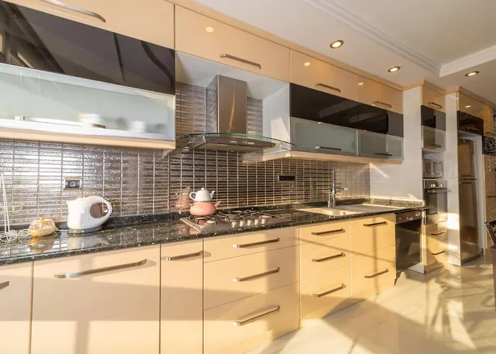 Apartmán Lovely Flat With Sea View Near In Muratpasa *