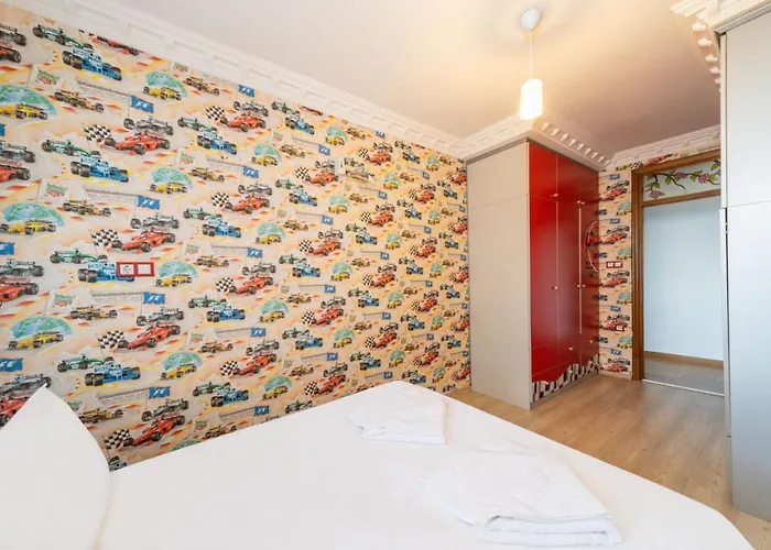 Lovely Flat With Sea View Near In Muratpasa *