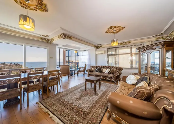 Lovely Flat With Sea View Near In Muratpasa Apartmán